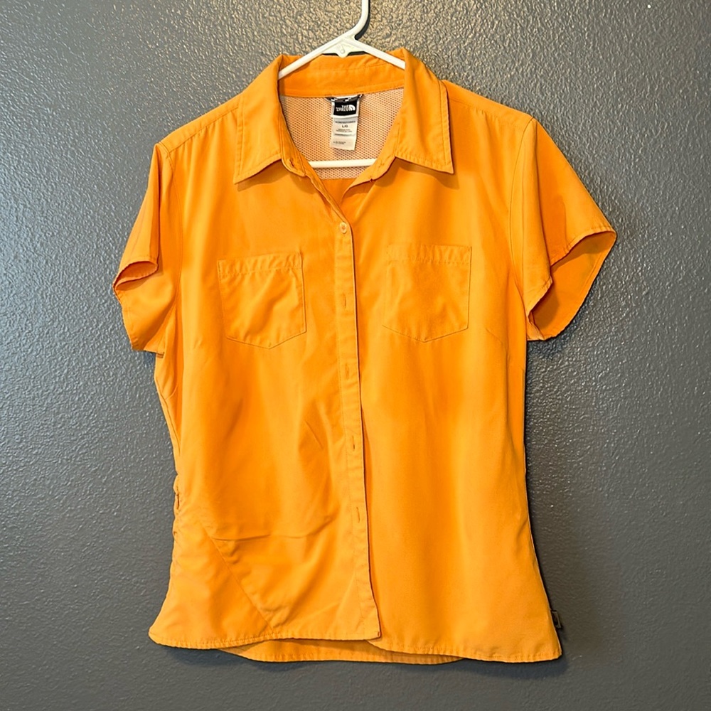 Sporty tangerine color outdoor wear top